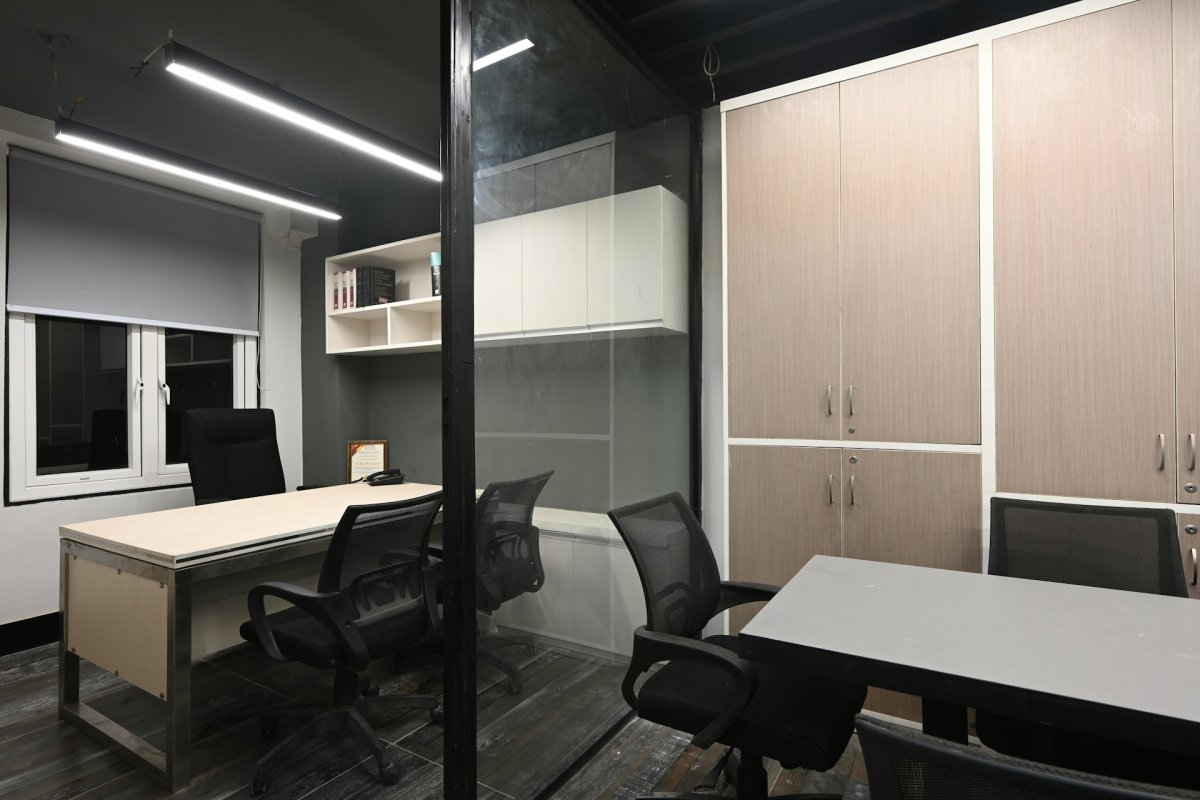  Modern Office Partitions in North Vancouver Workspaces 